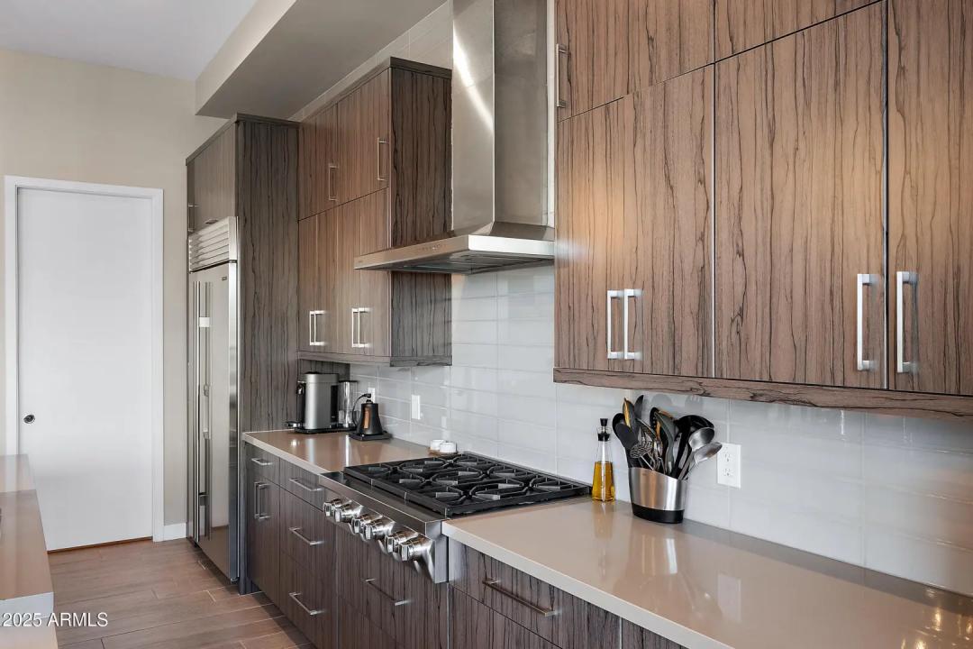 Real Estate Picture 8