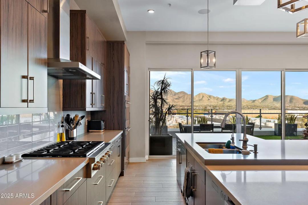 Real Estate Picture 9