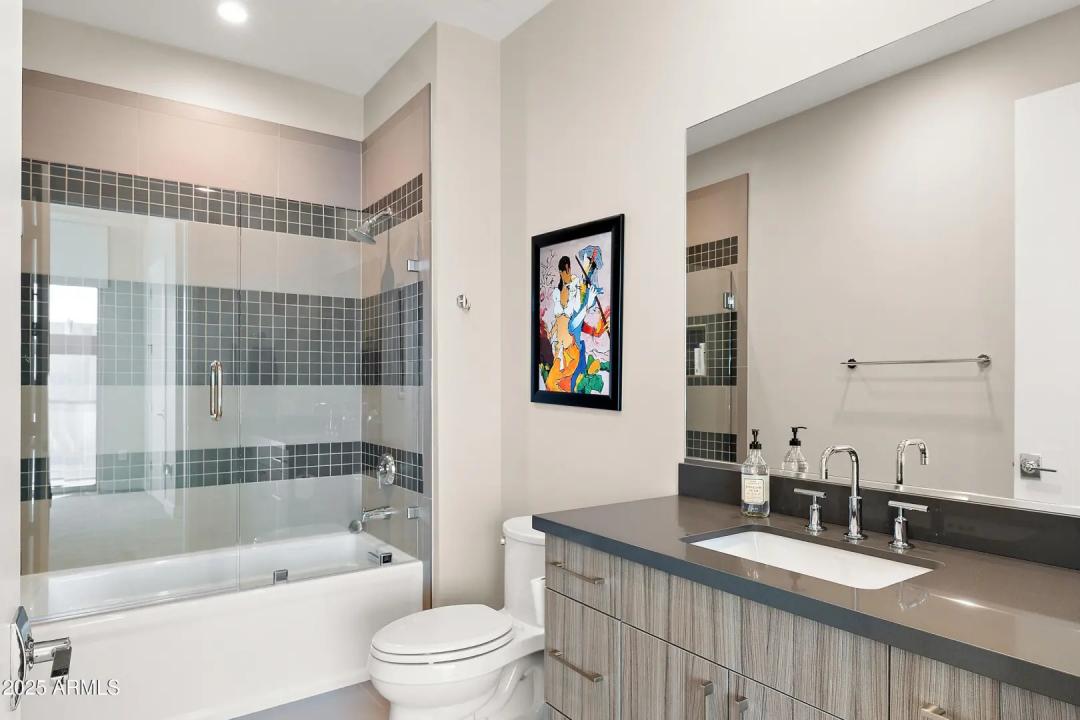 Real Estate Picture 19