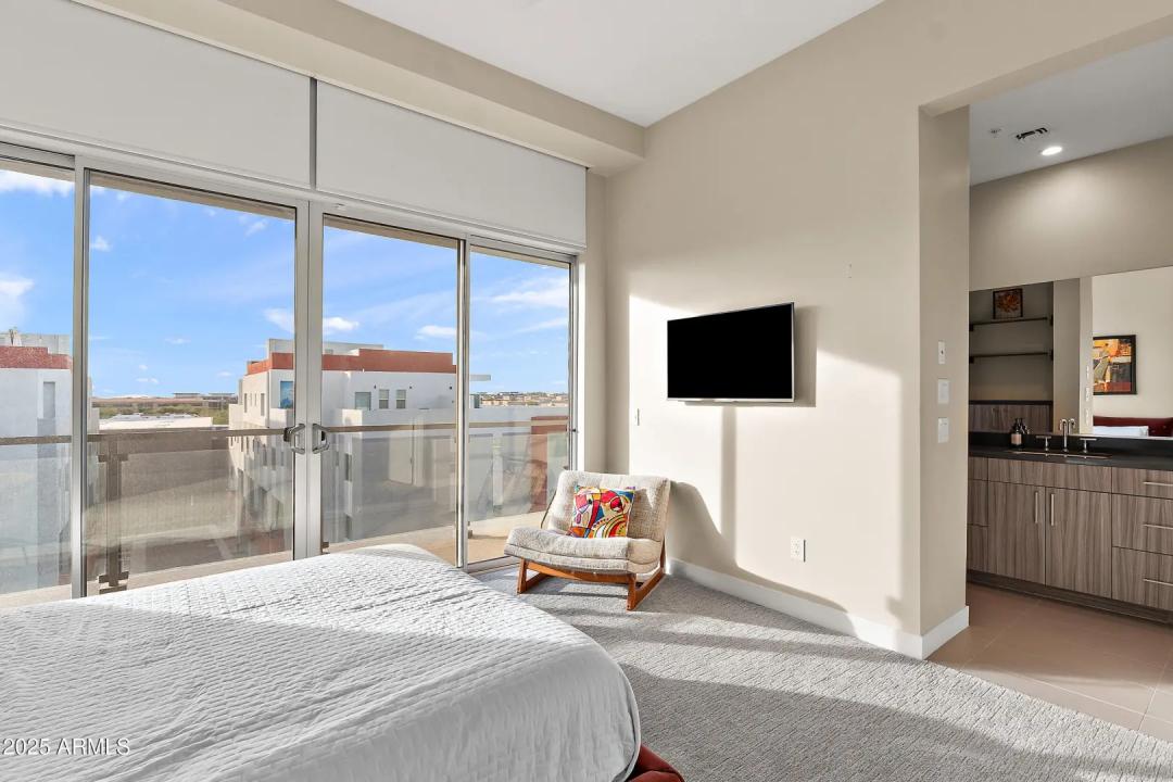 Real Estate Picture 18