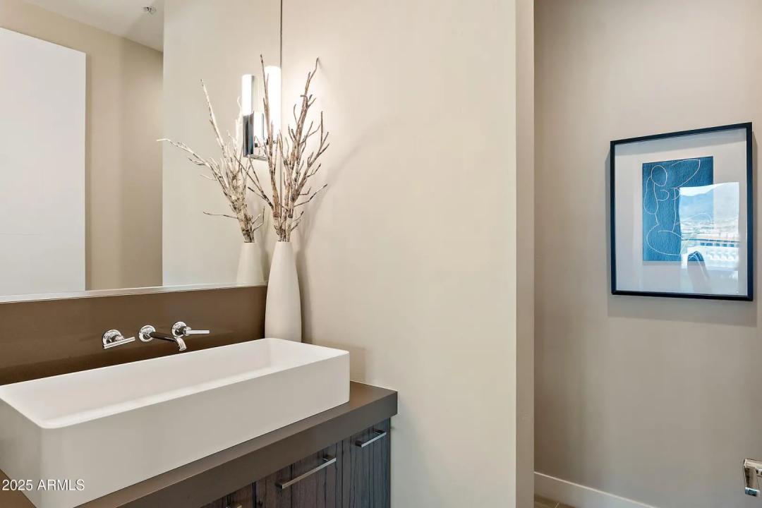 Real Estate Picture 24