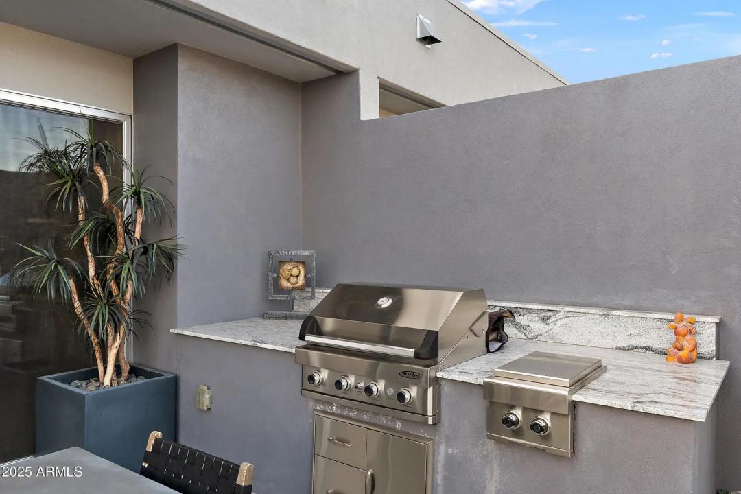 Real Estate Picture 32