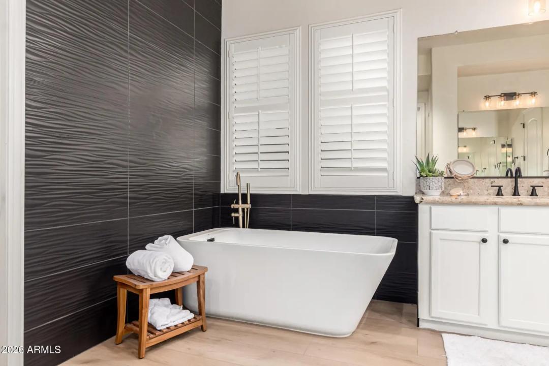 Real Estate Picture 35