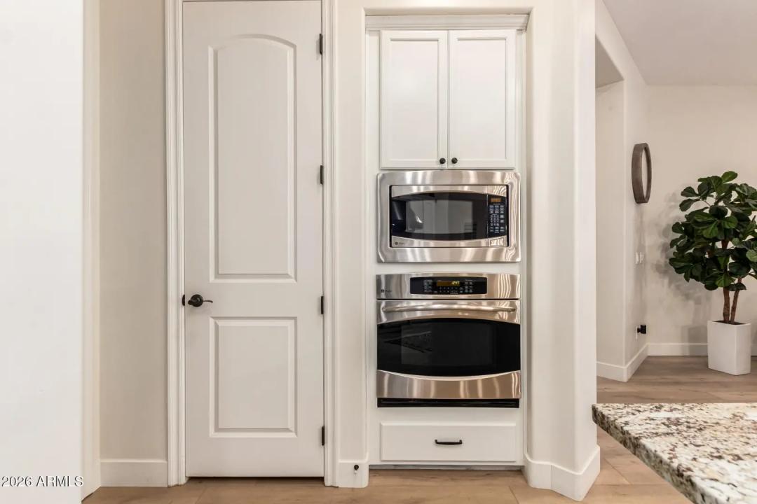 Real Estate Picture 17