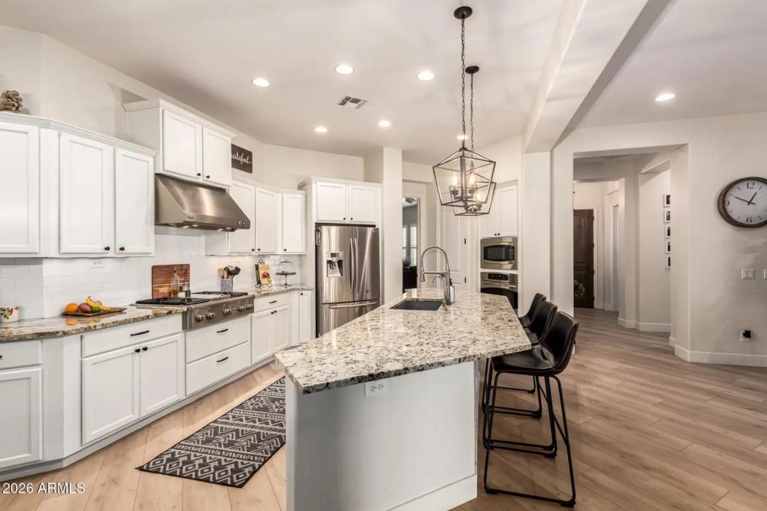 Real Estate Picture 10