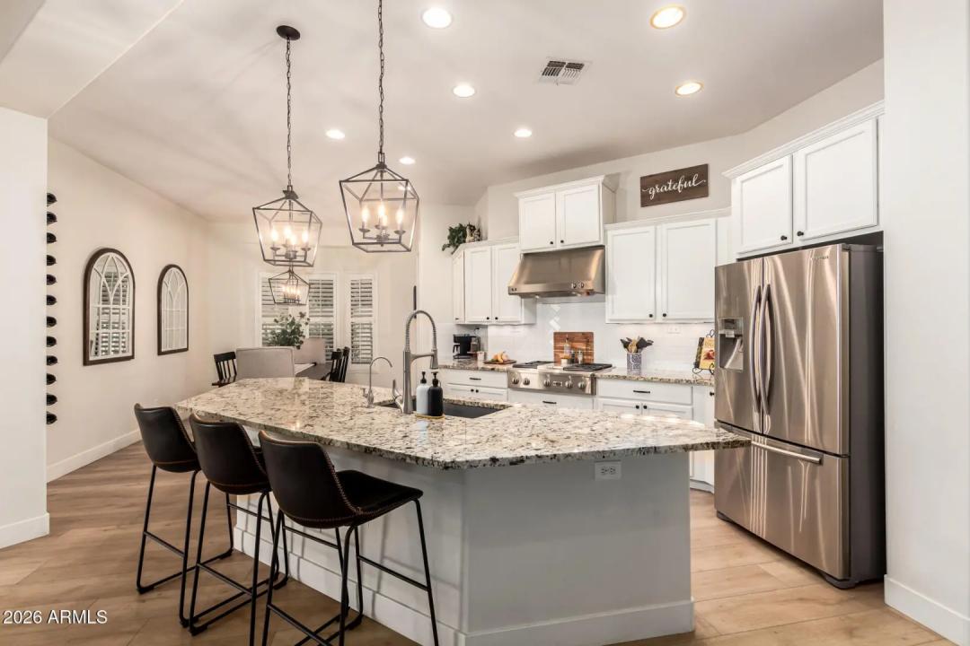 Real Estate Picture 11