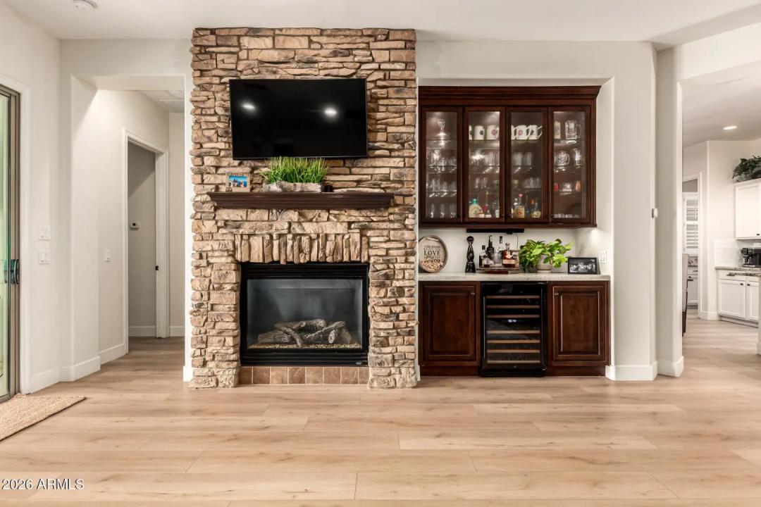 Real Estate Picture 24