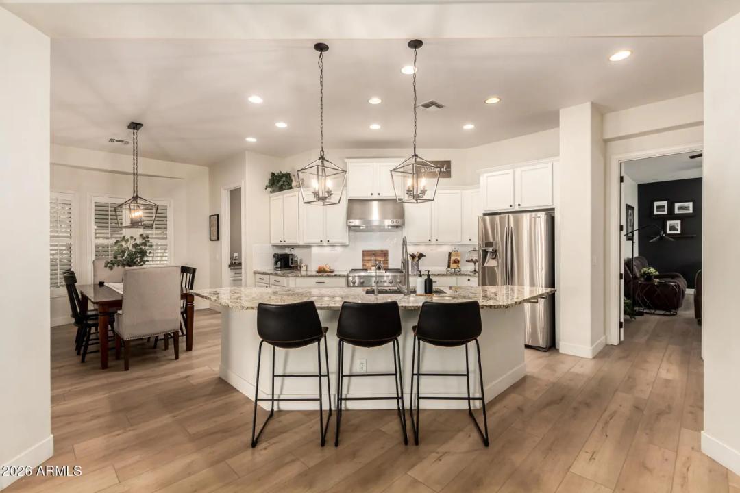 Real Estate Picture 14