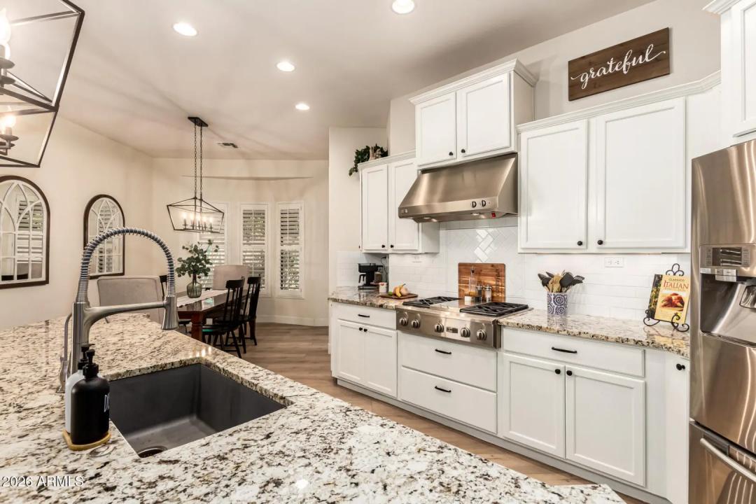 Real Estate Picture 12