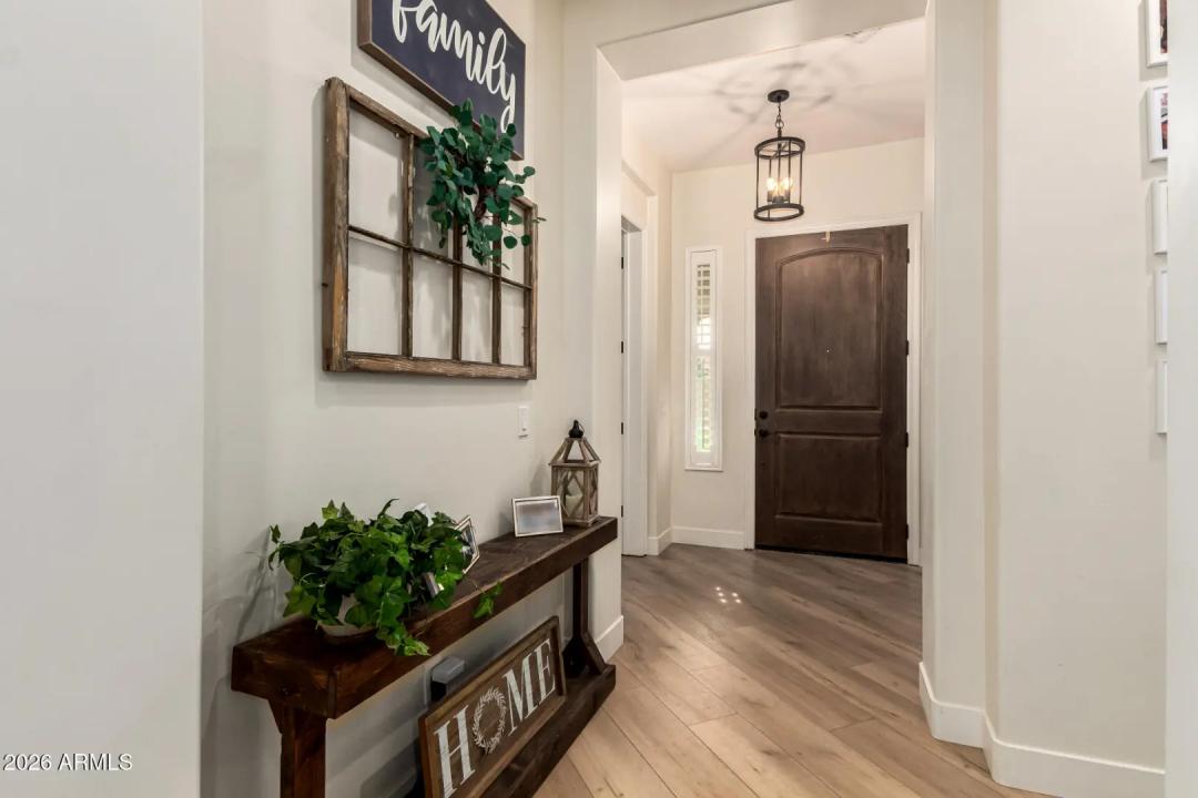 Real Estate Picture 8