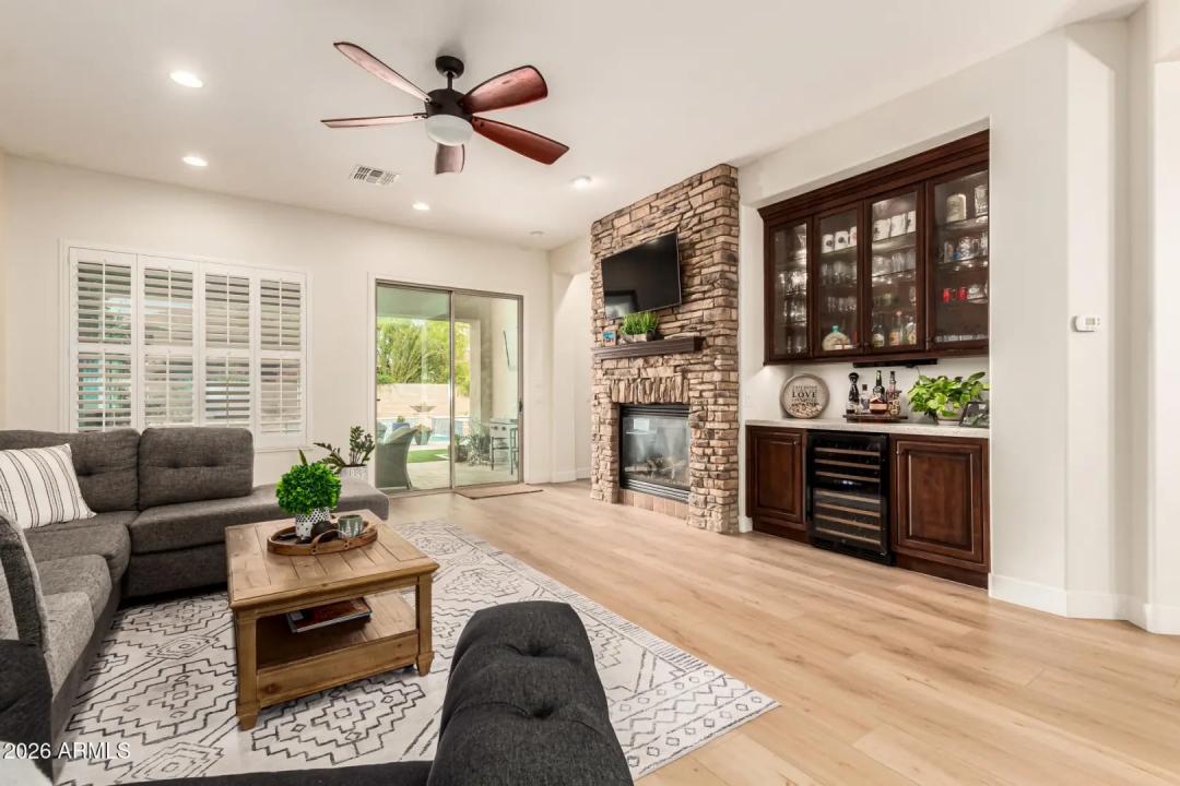 Real Estate Picture 21