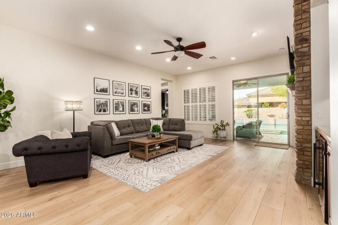 Real Estate Picture 23