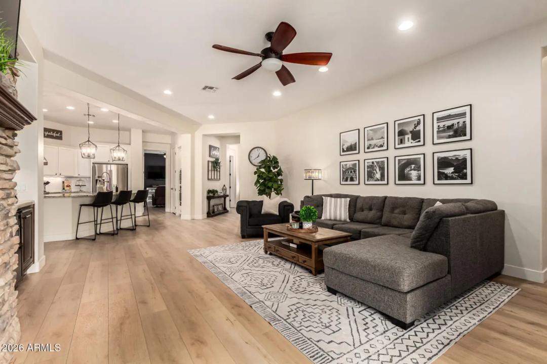 Real Estate Picture 9