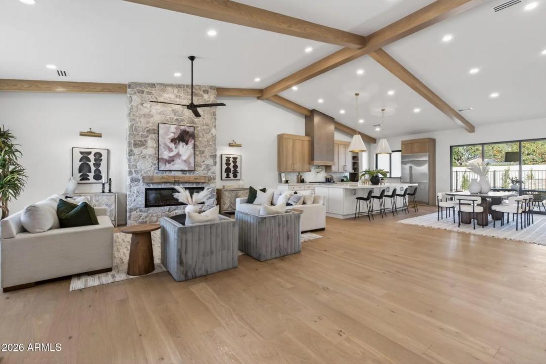 Real Estate Picture 3