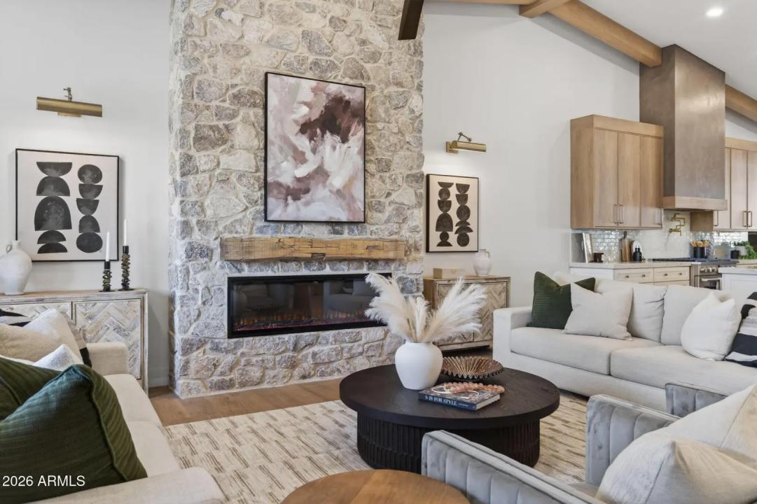 Real Estate Picture 7