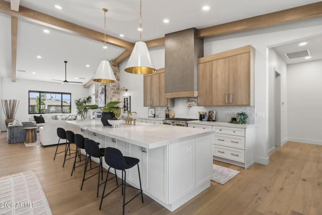 Real Estate Picture 17