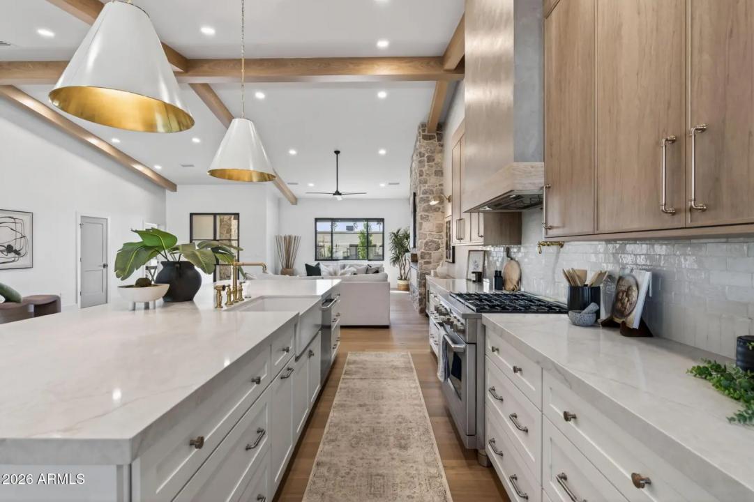 Real Estate Picture 18