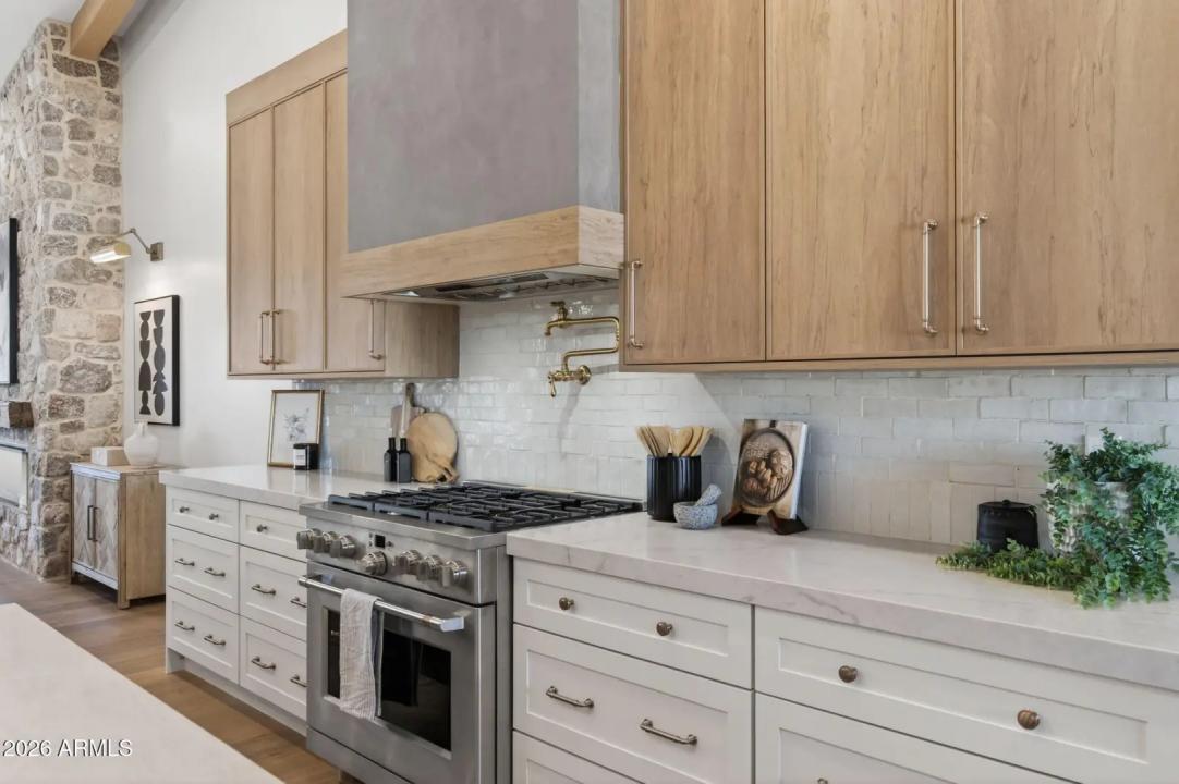 Real Estate Picture 19