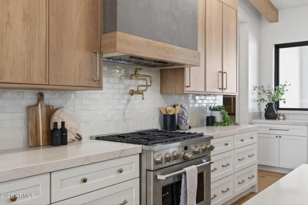 Real Estate Picture 22