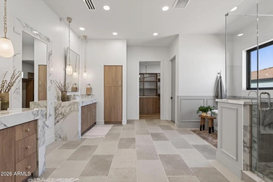 Real Estate Picture 30