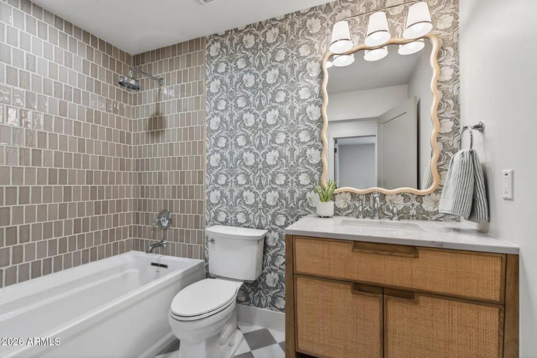 Real Estate Picture 45