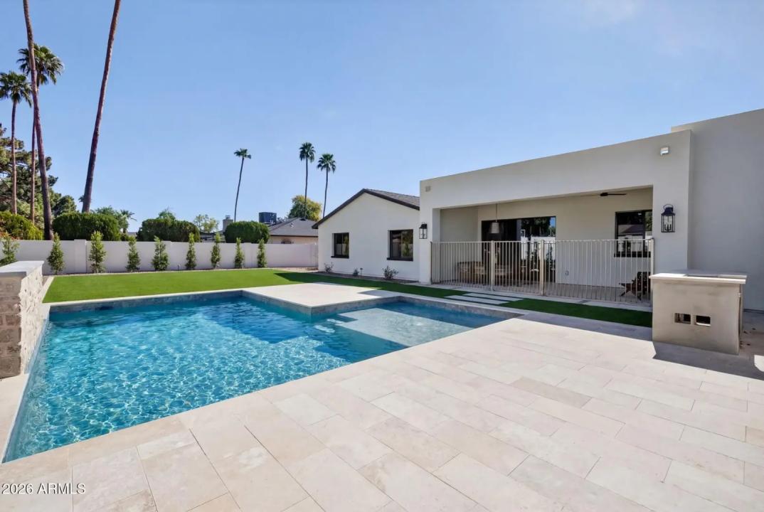 Real Estate Picture 5