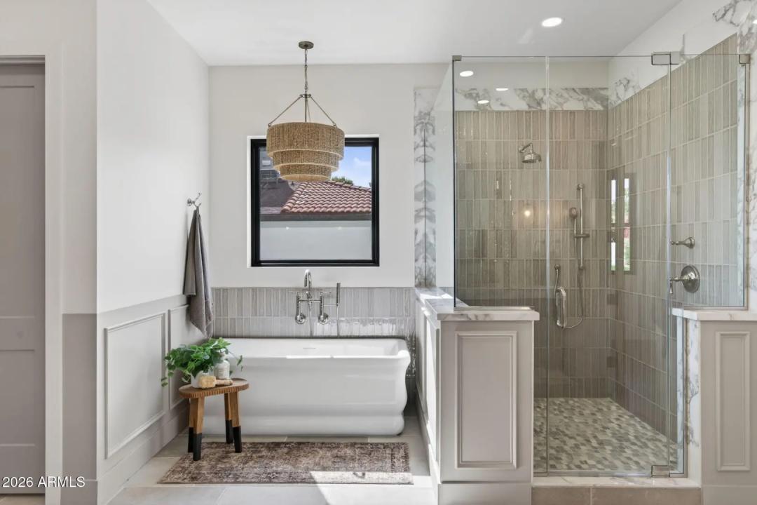 Real Estate Picture 8