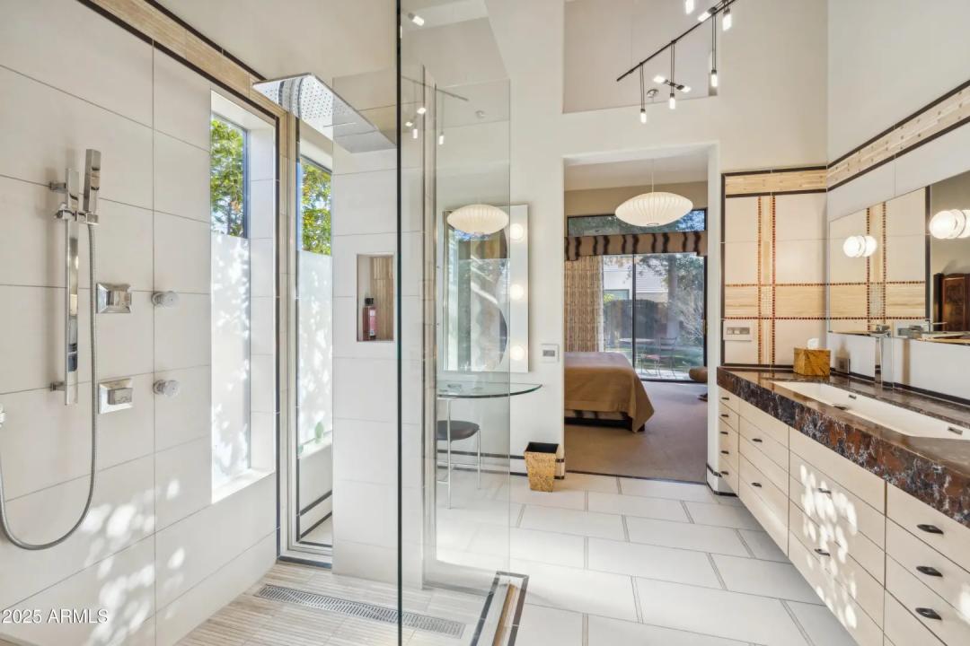 Real Estate Picture 25