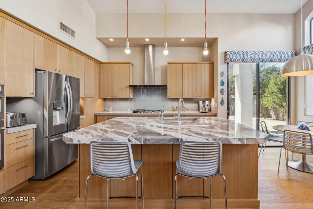 Real Estate Picture 3