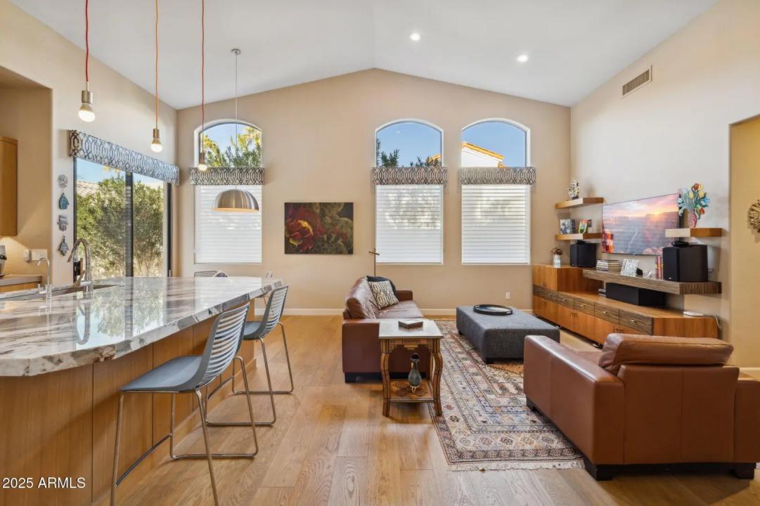 Real Estate Picture 9