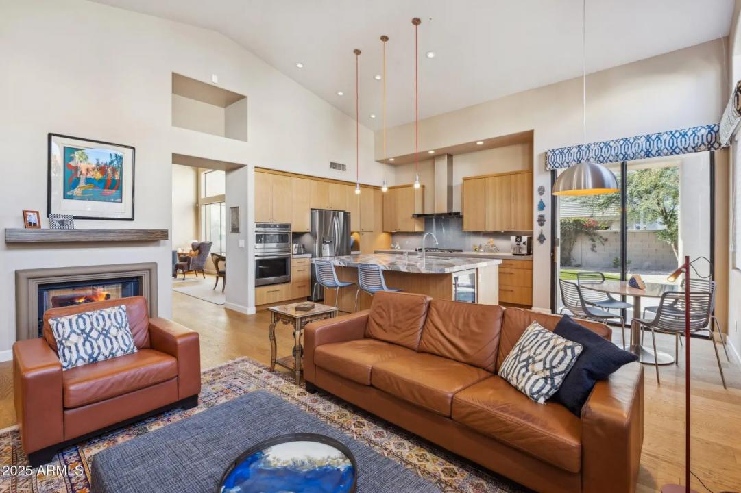 Real Estate Picture 11