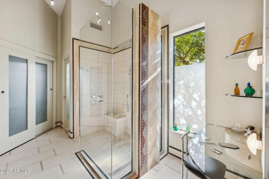 Real Estate Picture 26