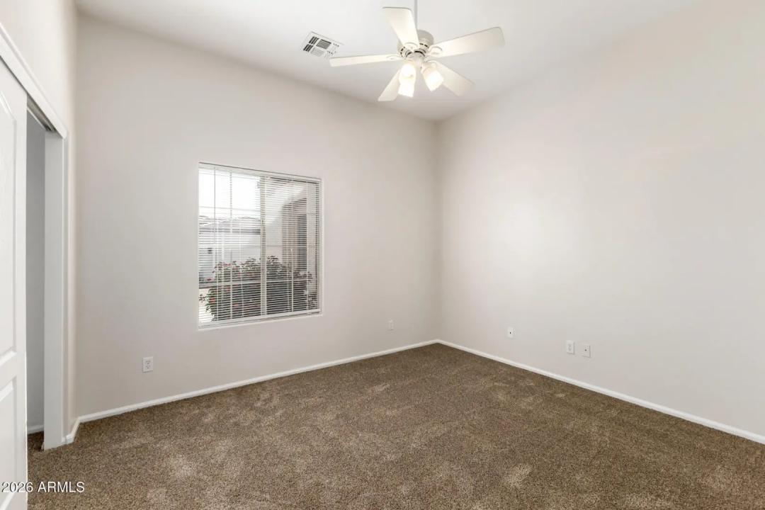 Real Estate Picture 4