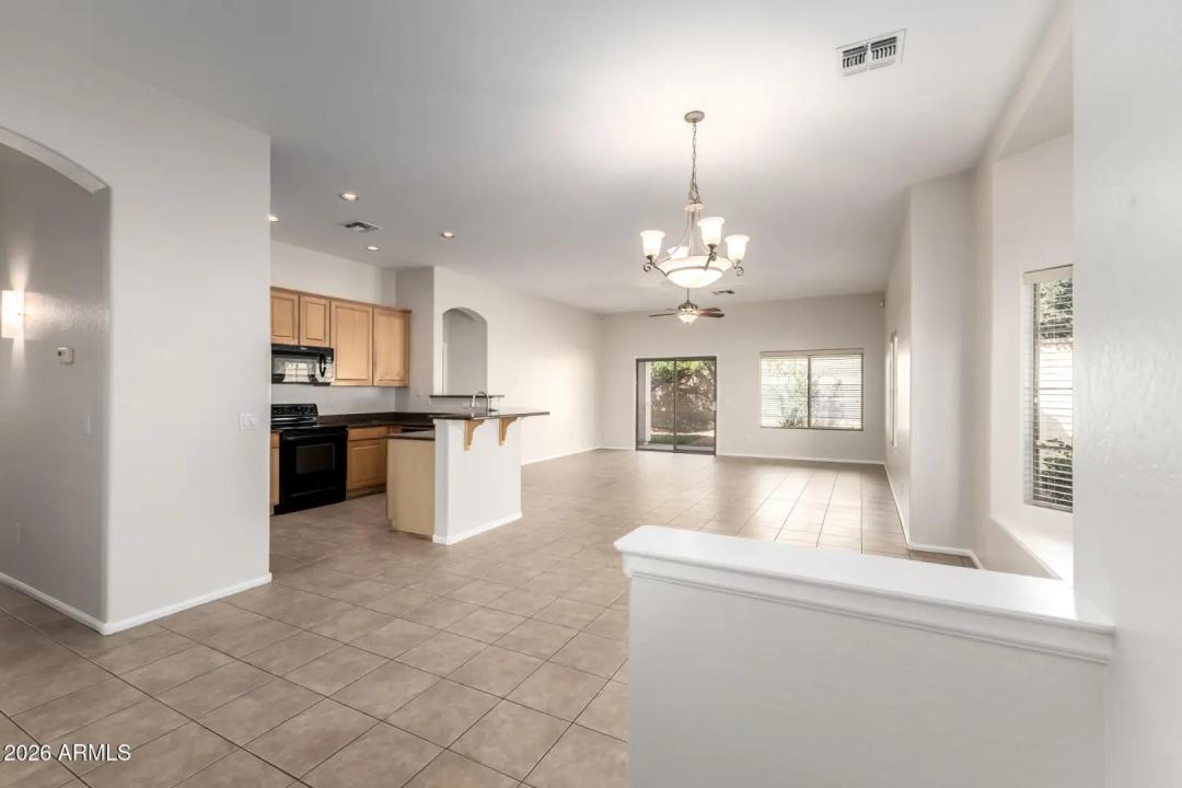 Real Estate Picture 8