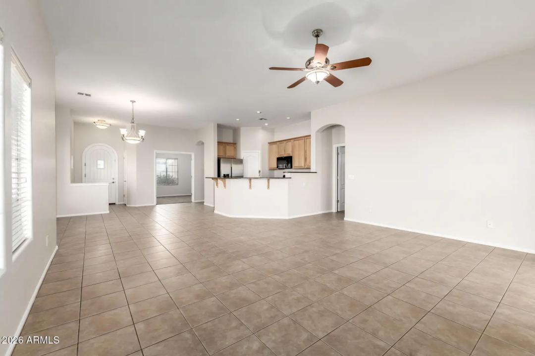 Real Estate Picture 9