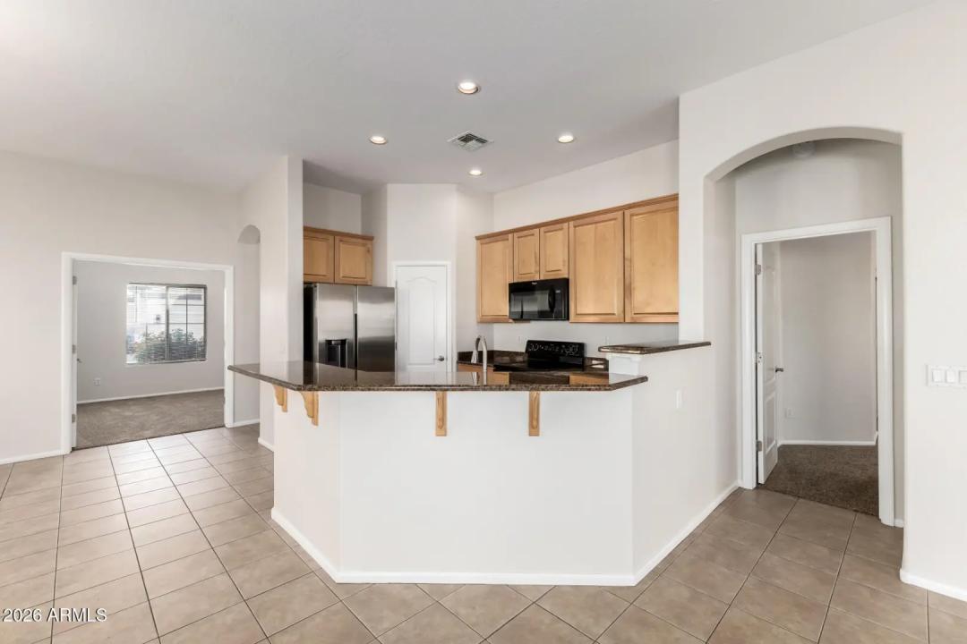 Real Estate Picture 11