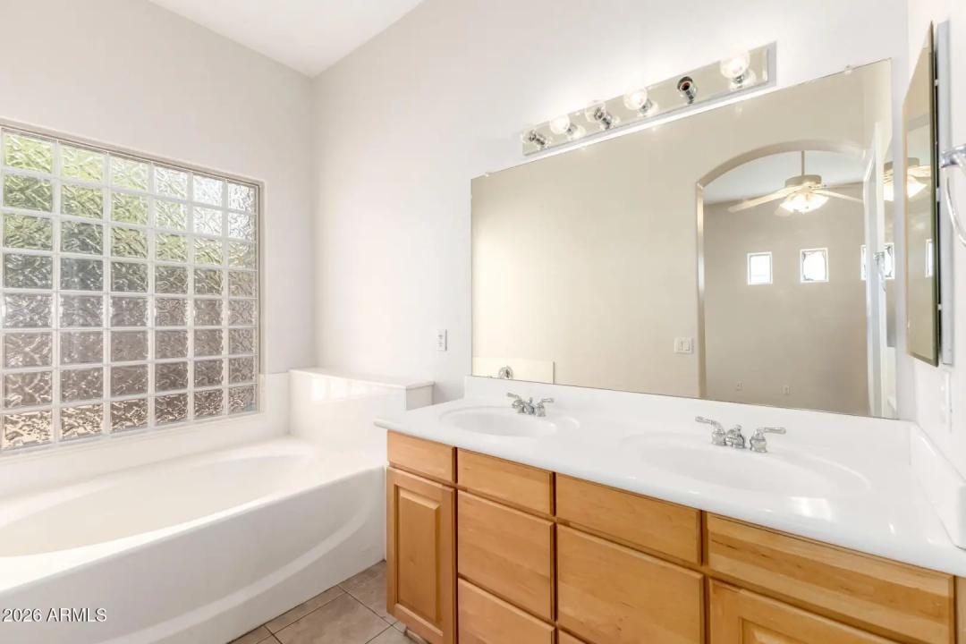 Real Estate Picture 19