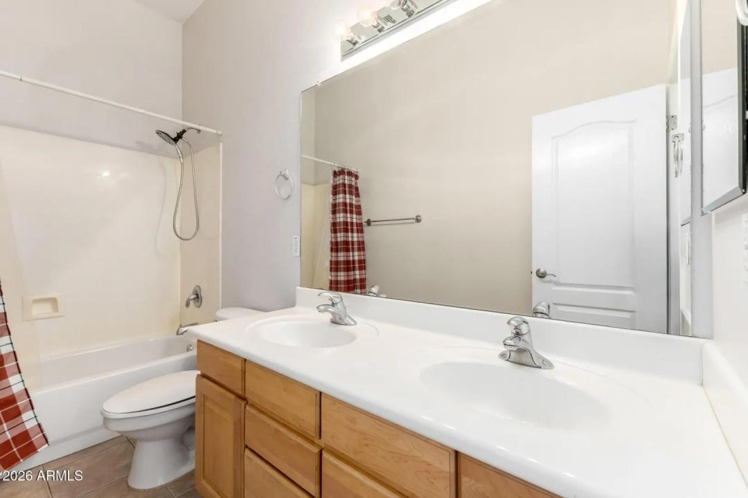 Real Estate Picture 25