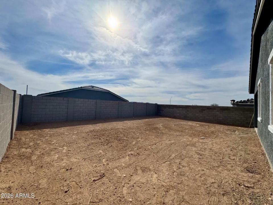 Real Estate Picture 17