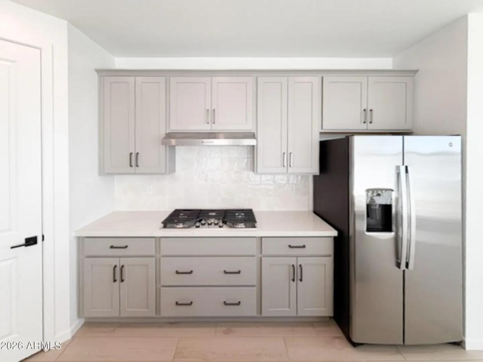 Real Estate Picture 7