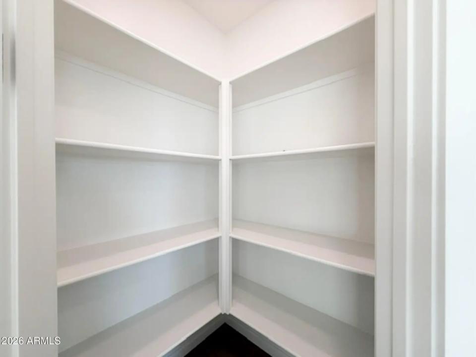 Real Estate Picture 9