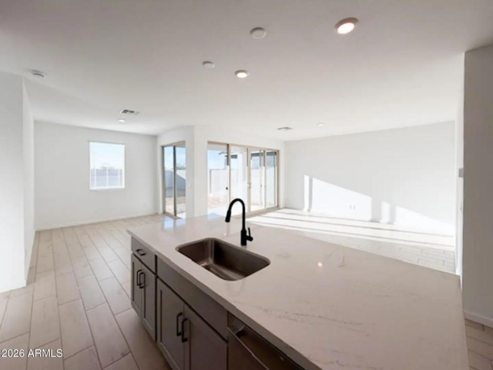 Real Estate Picture 10