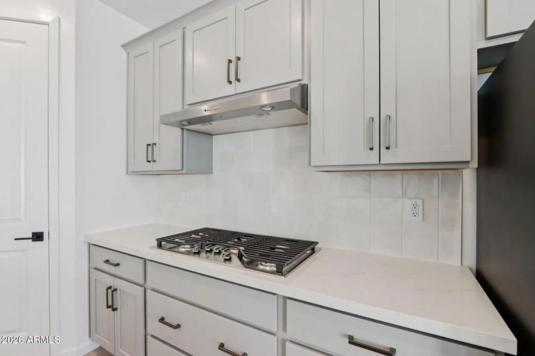 Real Estate Picture 7