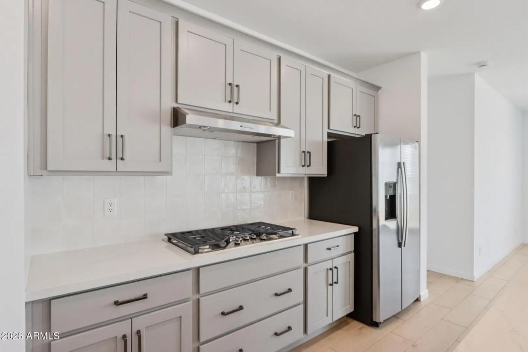 Real Estate Picture 9