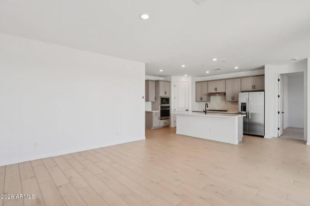 Real Estate Picture 12