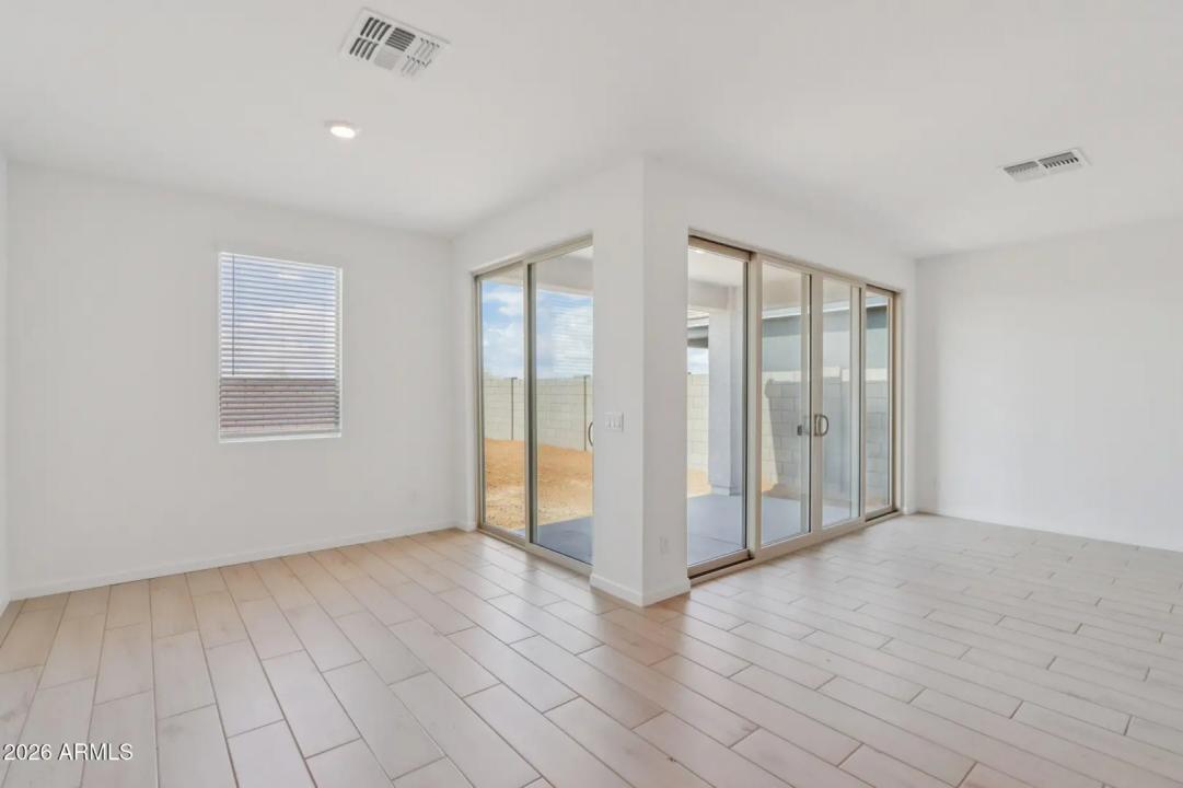 Real Estate Picture 13