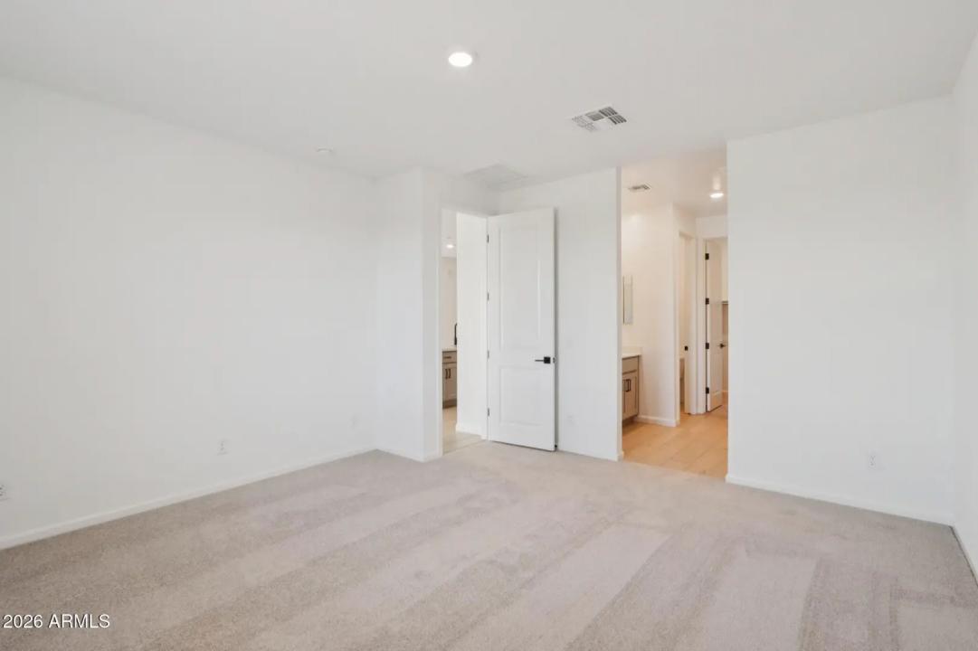 Real Estate Picture 25