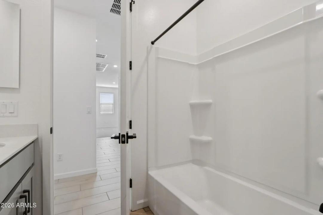 Real Estate Picture 27