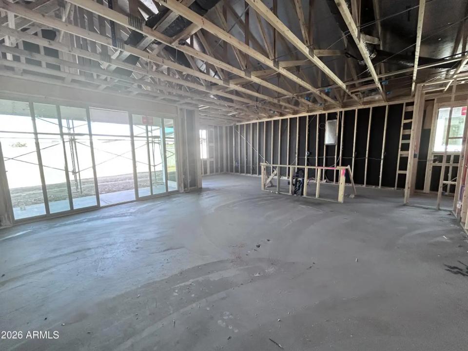 Real Estate Picture 3