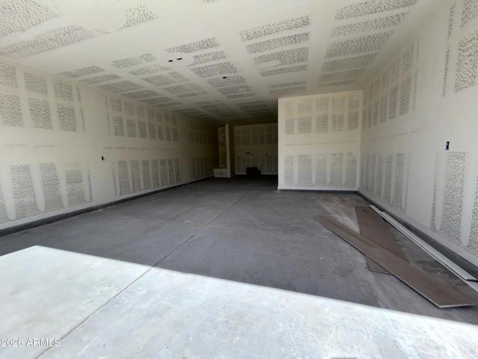 Real Estate Picture 4